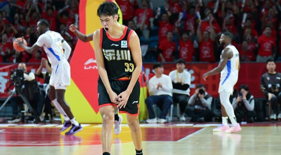 世界杯高清比赛观看平台-轰25分力压曾凡博!中国男篮21岁2米05新星崛起:郭士强重用他?