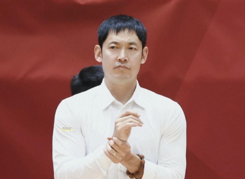 世界杯手机直播app下载-险遭翻盘,张庆鹏:沈梓捷受伤影响了防守策略,今天的胜利很幸运